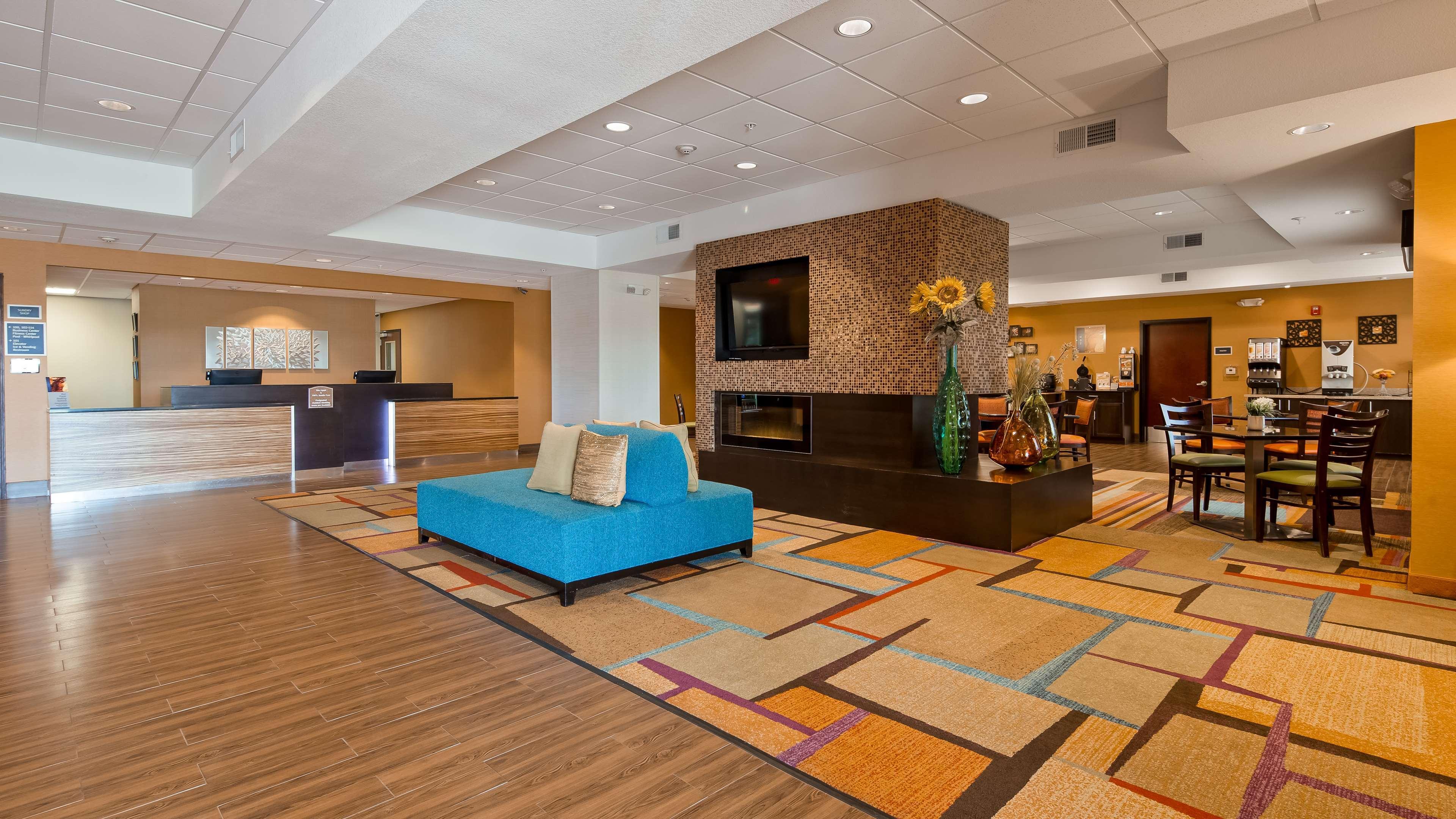 Best Western Plus Hiawatha Hotel Buitenkant foto
