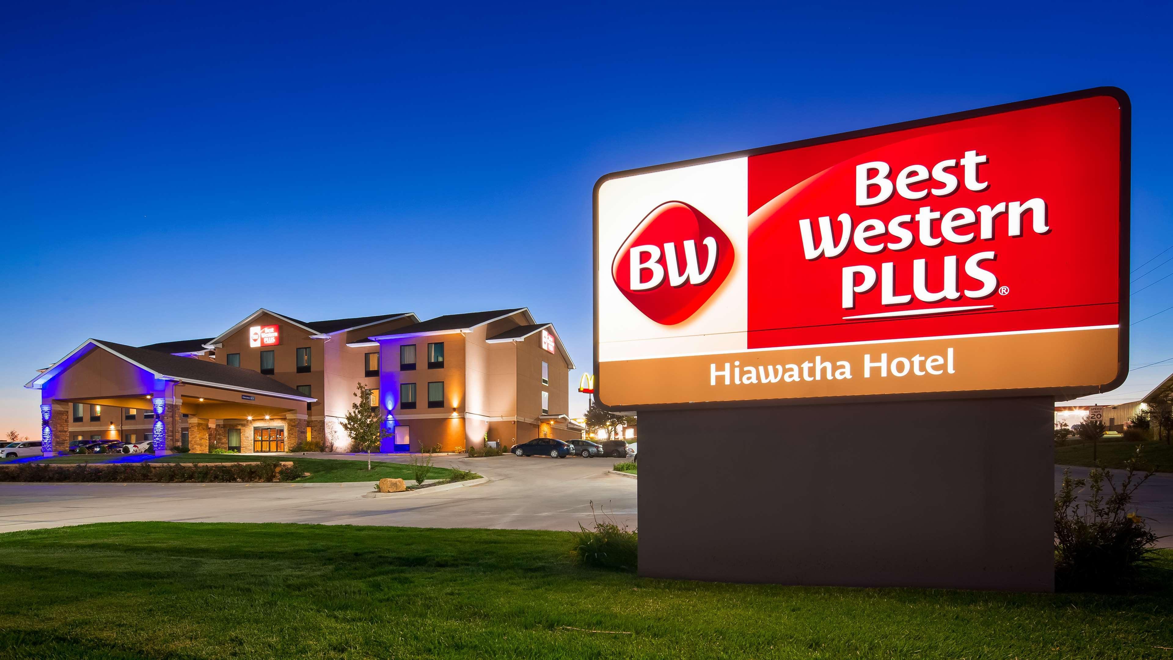 Best Western Plus Hiawatha Hotel Buitenkant foto
